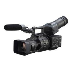 NEX-FS700RH 4K Sensor High Speed NXCAM Super35 Camcorder with 18-200mm Lens